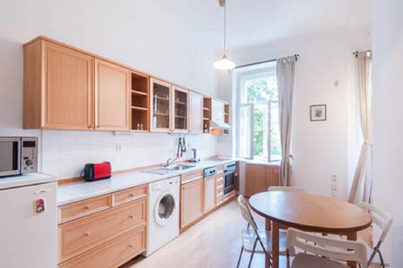 Historic centre-spacious apartment Praga Exterior foto